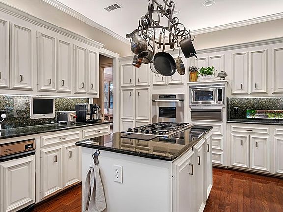 2nd image of 5212 Corinthian Bay Dr