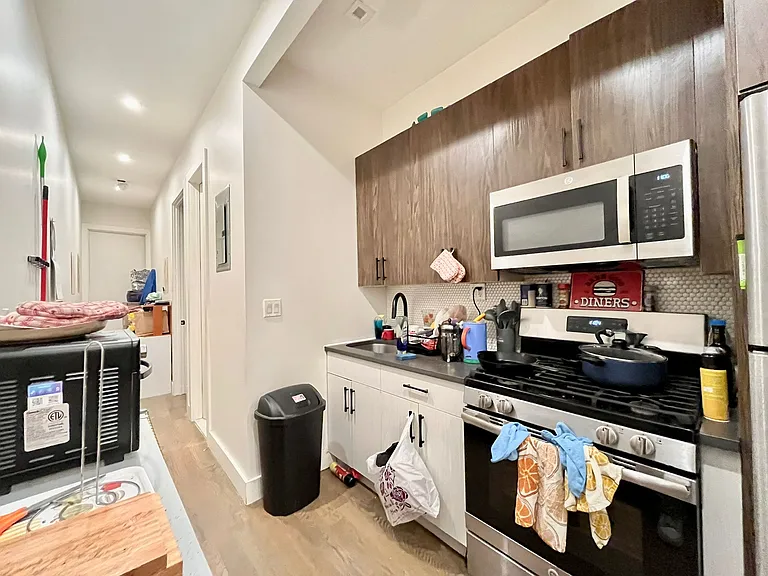 657 Seneca Ave #2 — Photo 6