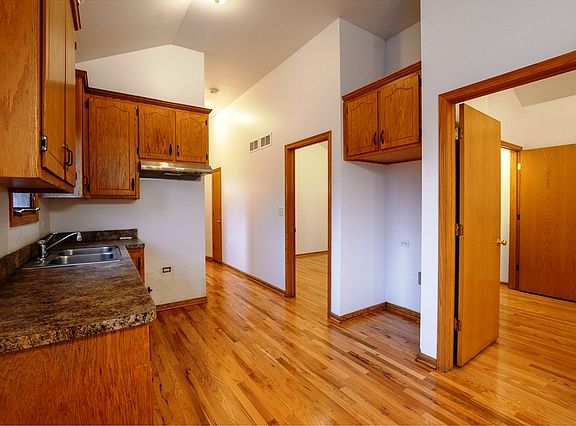 4th image of 2254 S Hamlin Ave