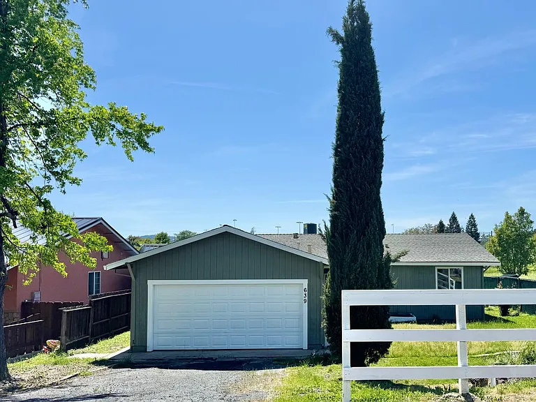 639 Casey St — Photo 13