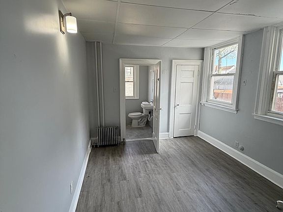 3rd image of 325 Roseville Ave #A