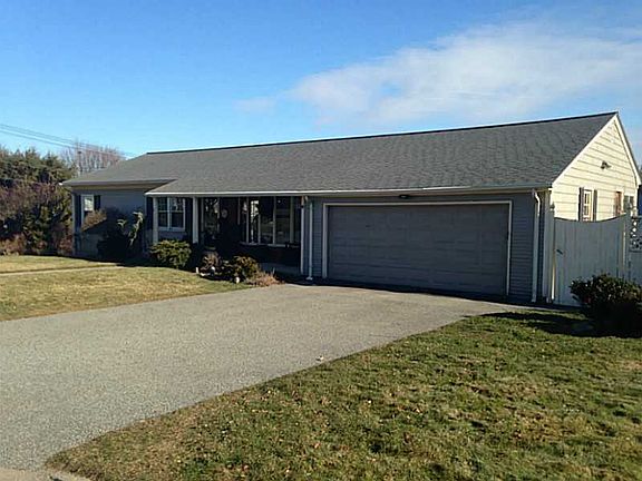 2nd image of 2 Briarwood Dr