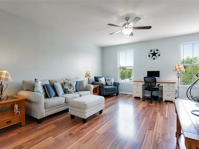 4002 Luminary Dr — Photo 16