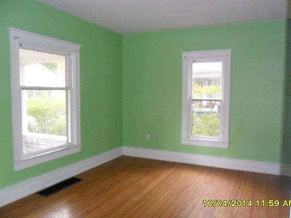 4th image of 136 Clay St