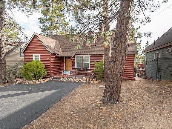 3rd image of 453 Vista Ln