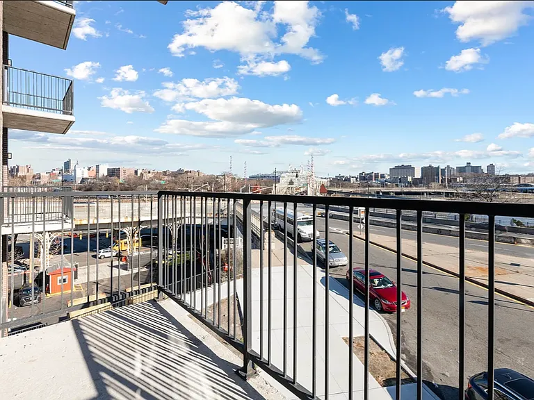101 Macombs Pl #4C — Photo 7