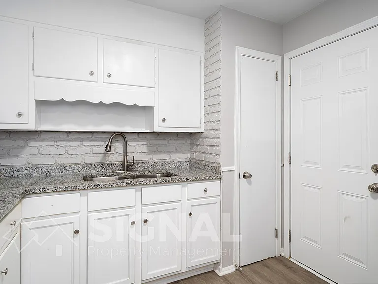 5114 Beacon Dr — Photo 12