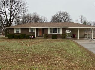 320 Kramer Dr, Sikeston, MO 63801