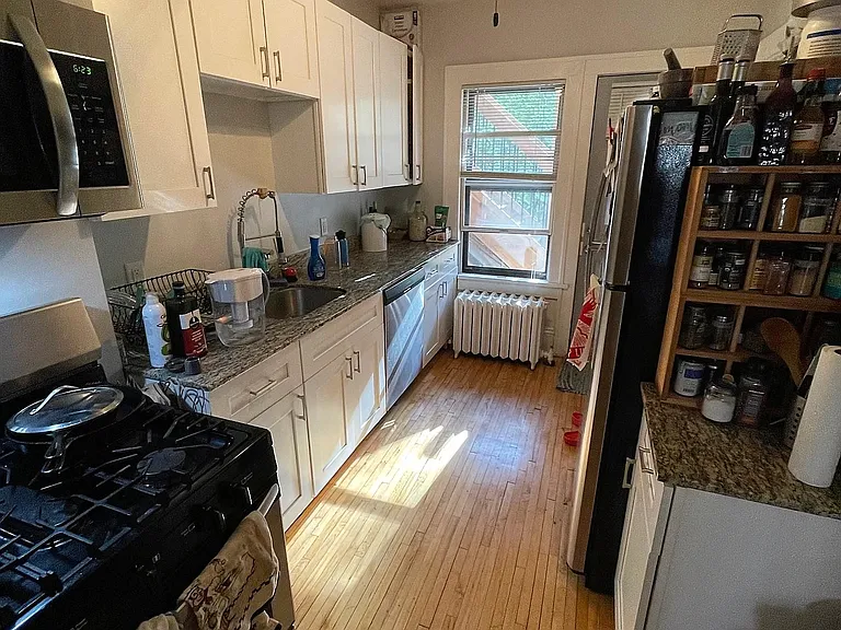 3852 Grand Ave S — Photo 2