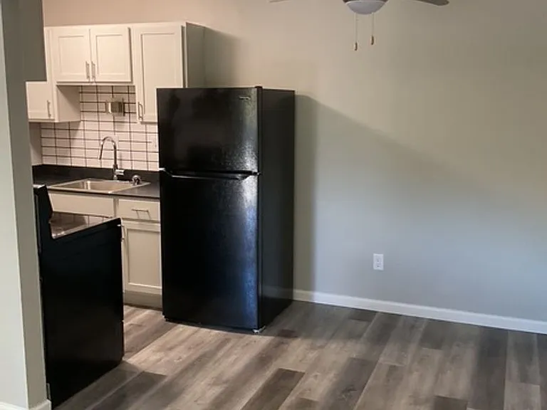 Richlawn Apartments — Photo 13
