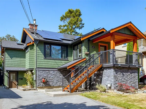 1232 Effingham St, Esquimalt, BC V9A 4Y2
