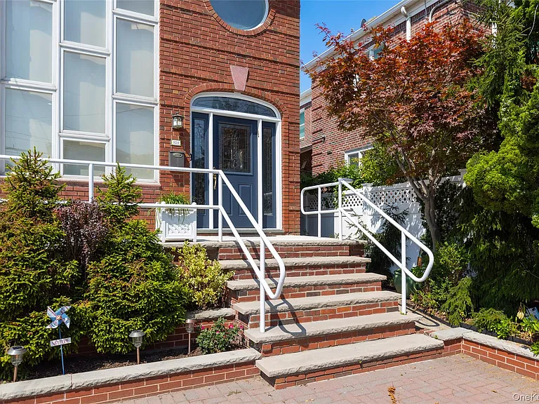 191 Beach 140th St — Photo 15
