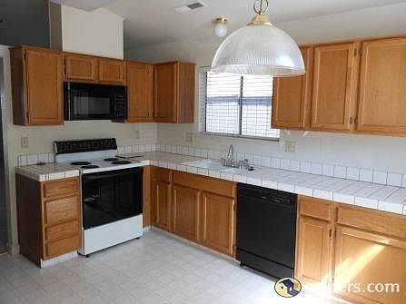 4th image of 223 Burgenland Ave