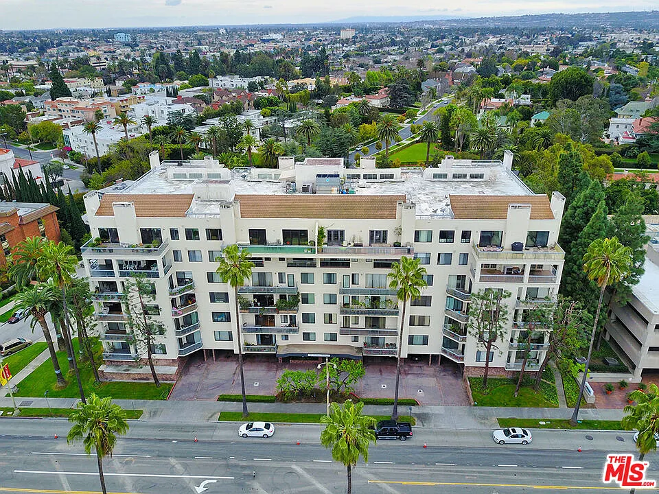 2 bed, 3.0 bath, 2550 sqft, $7,000 — Photo 1