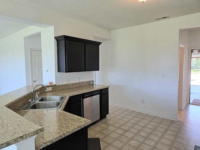 2313 Shadow Bend Dr — Photo 5