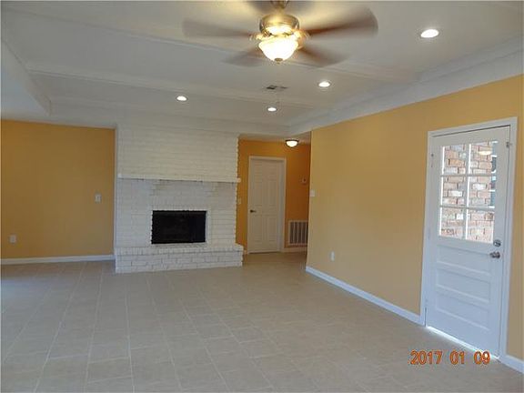 4th image of 2708 Williamsburg Dr