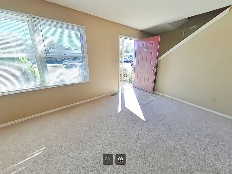 1383 W Allen St #B2 — Photo 3