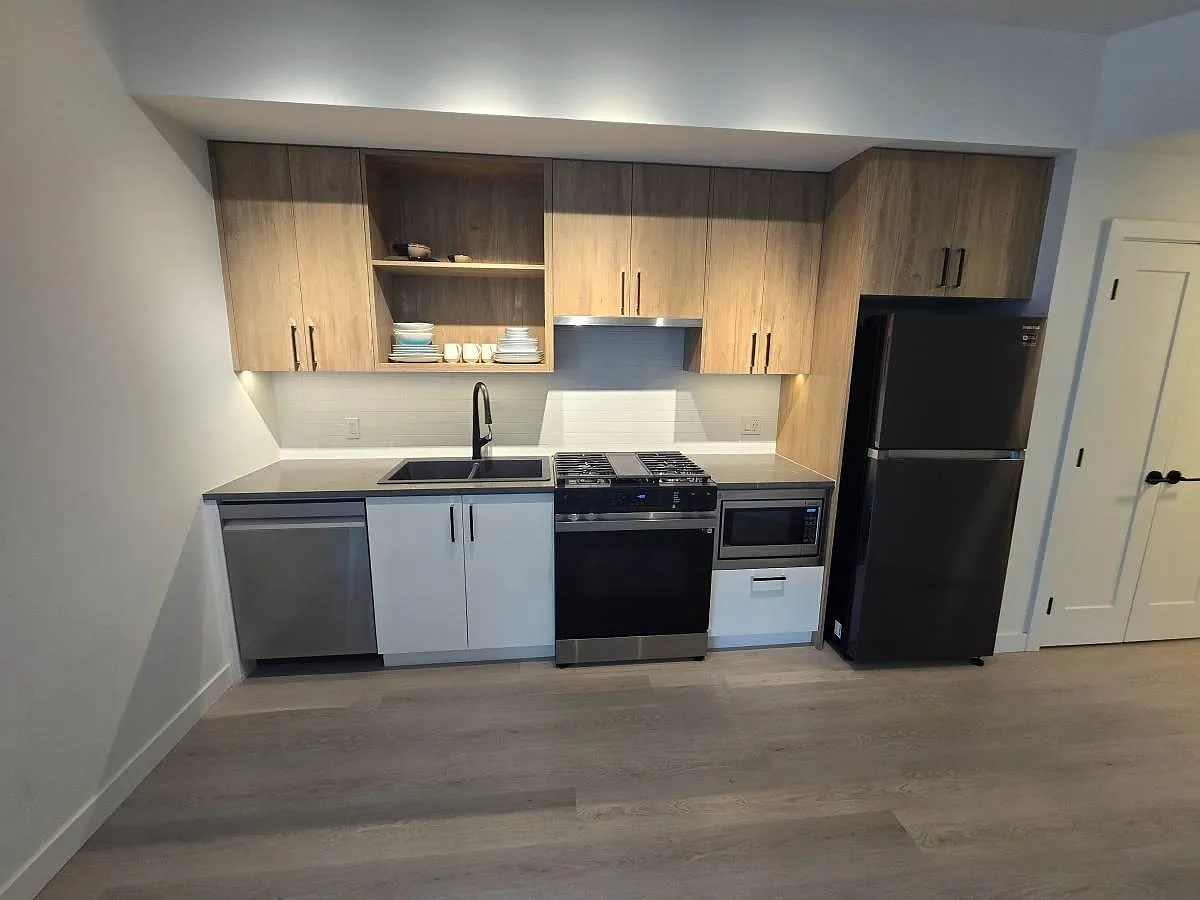 2 bed, 725 sqft, $2,500 — Photo 1