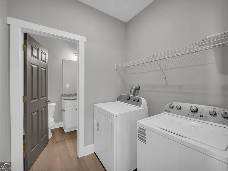 185 Miller St #B — Photo 12