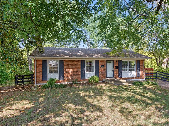 3rd image of 363 King Arthur Ct