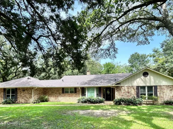 338 Lovers Ln, Ocean Springs, MS 39564