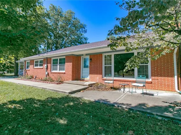 206 S Price Ave, Harrisonville, MO 64701