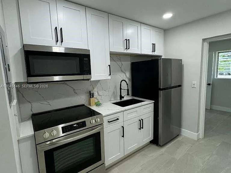 4708 SW 33rd Ave #4708 — Photo 4