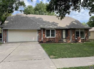5842 SW Smith Pl, Topeka, KS 66614