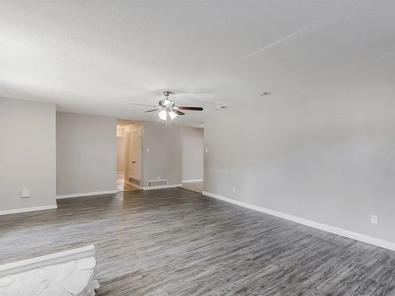 2512 Whitson Way — Photo 5