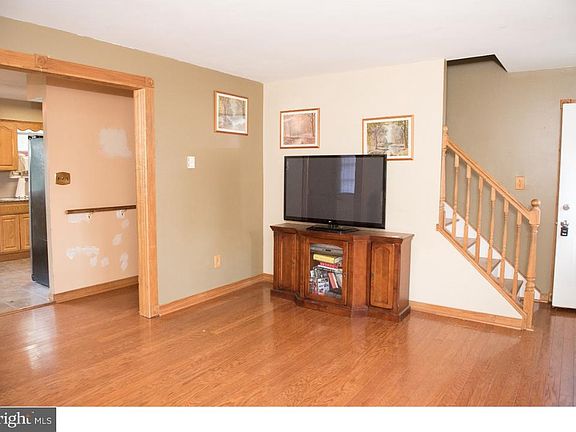 3rd image of 1931 Lukens Ave
