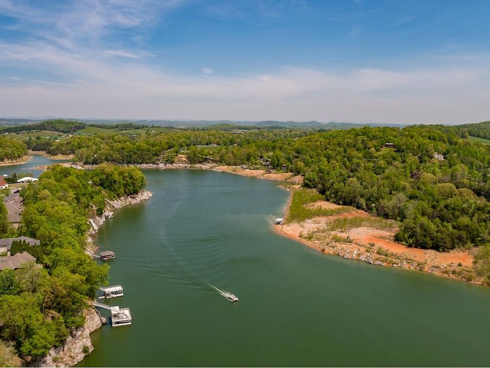 1st image of 147 Lake Harbor Dr