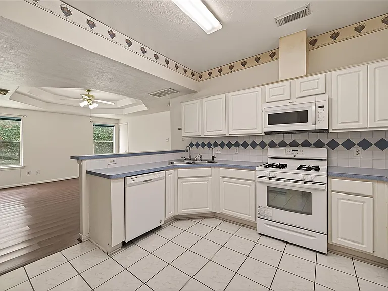 15903 Timber Chase Dr — Photo 19