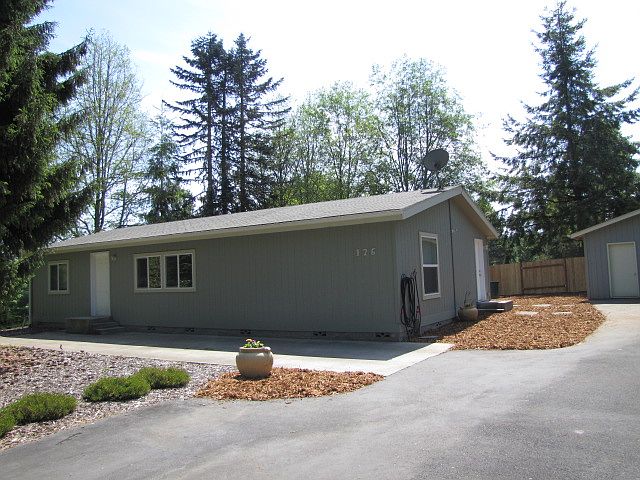 1st image of 126 Camelot Dr