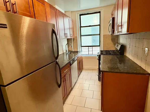 284 Convent Avenue image 1 of 8