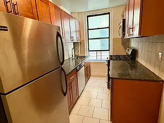 284 Convent Avenue, #52