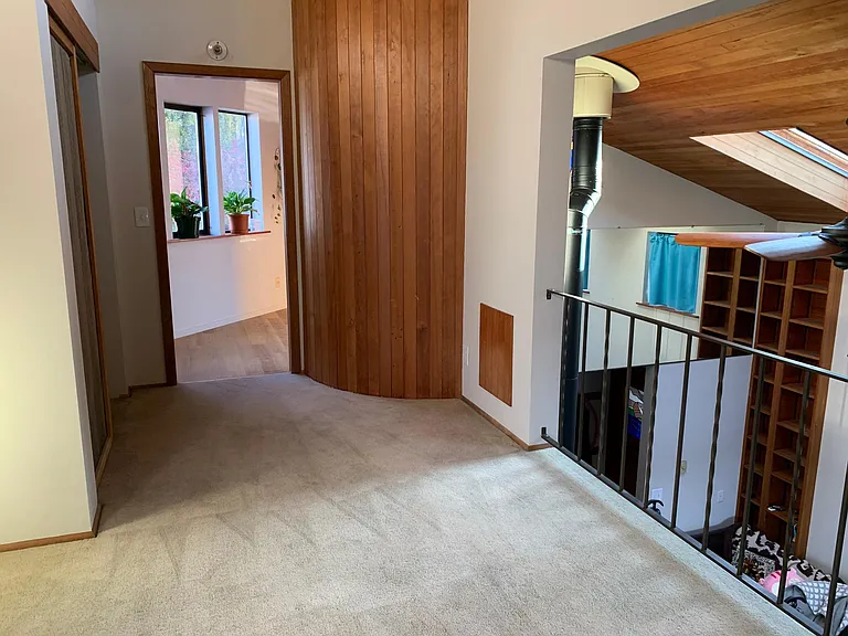 Central open/dining area