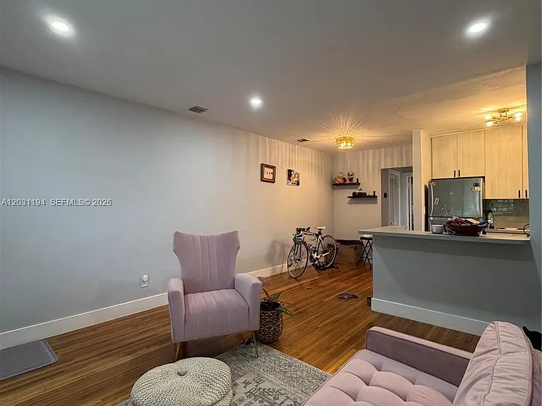 1155 NE 111th St #E — Photo 2