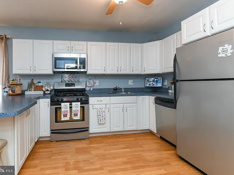 322 W Washington St — Photo 13