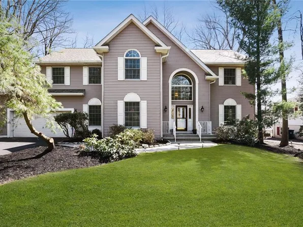 1620 Van Buren Dr, North Brunswick, NJ 08902