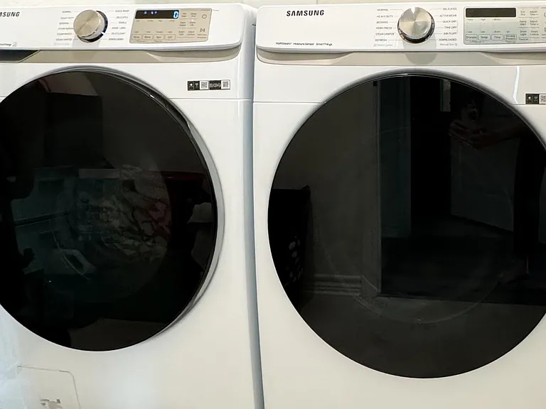 Laundry room with Samsung smart washer and dryer