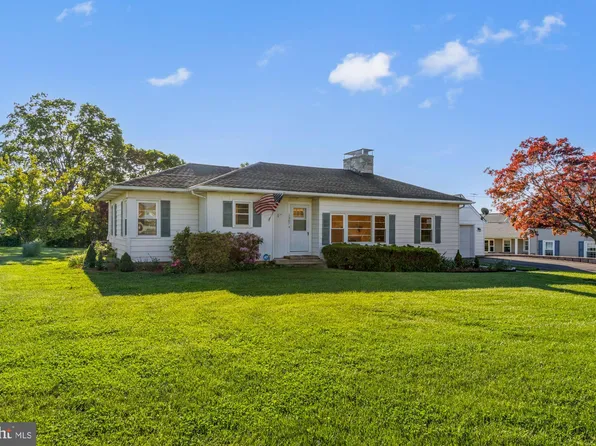 1307 Summit St, Hampstead, MD 21074