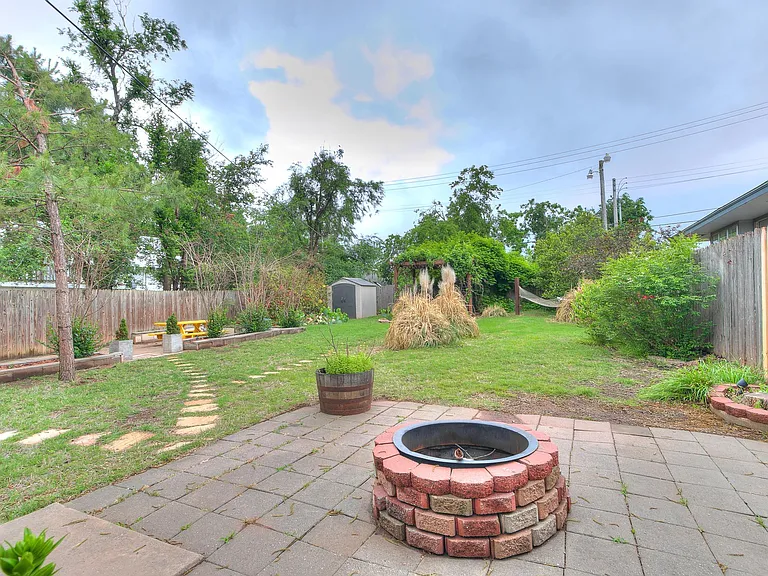 624 NW 27th St — Photo 13