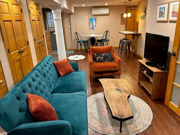 172 Eagle Street image 1 of 9