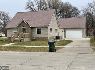 403 9th Ave, Sully, IA 50251