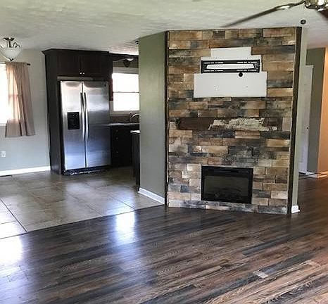 2nd image of 95 Peach Grove Ave