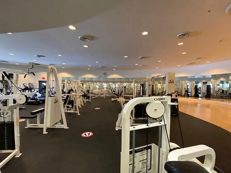 5600 Collins Ave #4U — Photo 7
