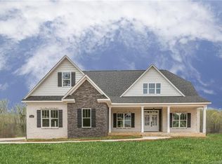 228 Summerlyn Dr, Mocksville, NC 27028