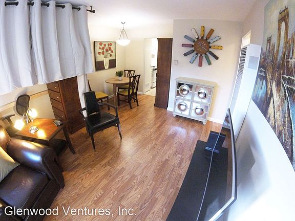 3rd image of 721 Live Oak Ave #1