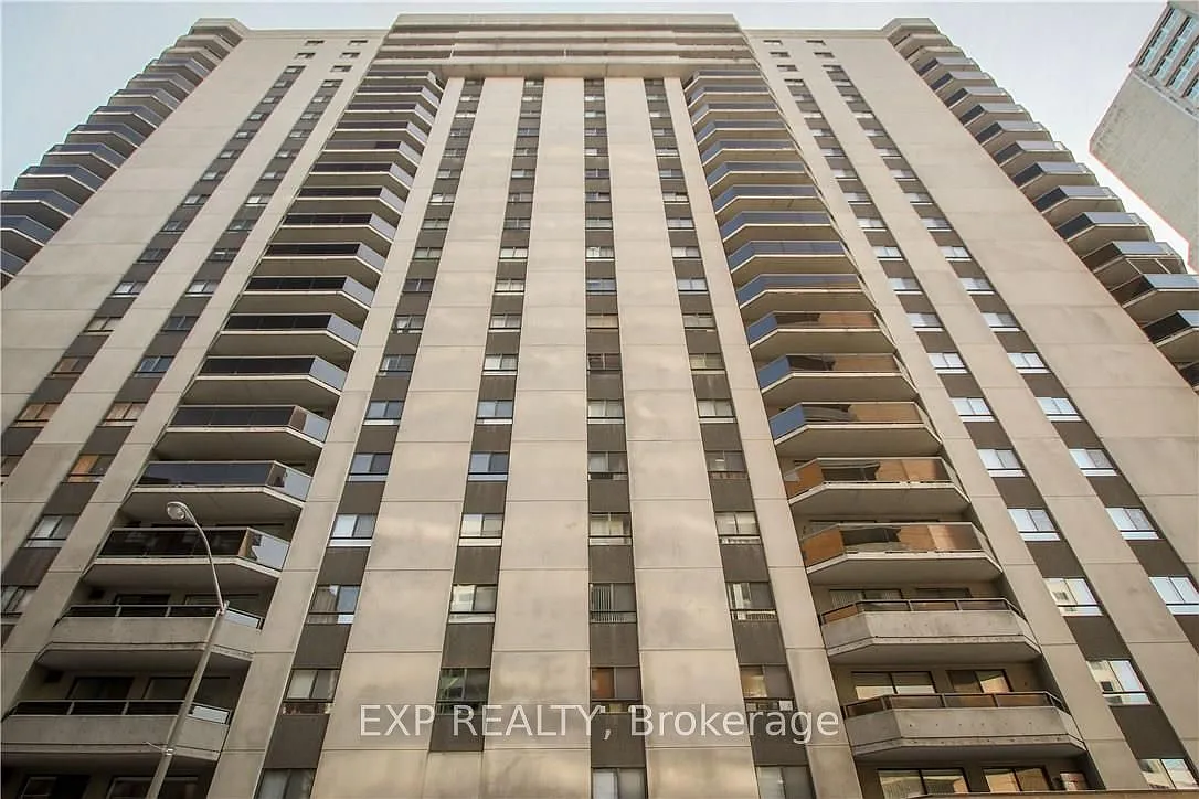 470 Laurier Ave W — Photo 2