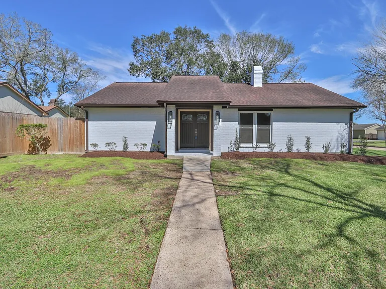 509 Belmont Dr — Photo 3